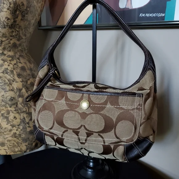 Coach Handbag Signature VGC - Picture 2 of 8